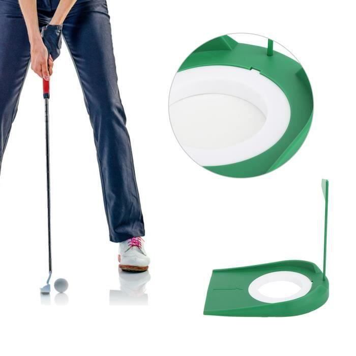 Golf Putting Green Avec Herbe Courte Et Drapeau Marquage Trou Image Stock - Image Du Cours, Fond