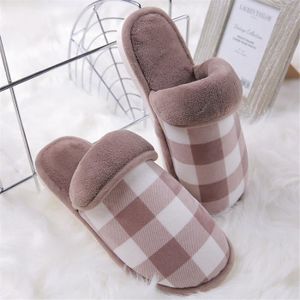 sandale fourrure homme