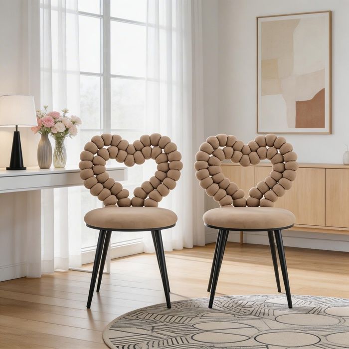 Chaise de salle à manger - Dossier découpe triangulaire - Velours camel - Découpe cœur & chaîne perles - Pieds métal noir
