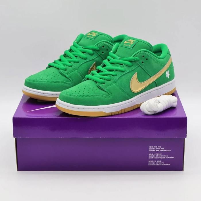 CHAUSSURES DE BASKET-BALL BQ6817-303 Nike SB Dunk Low Pro St. Patricks Day Shamrock Lucky Green (Mens)