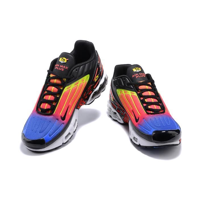 Baskets NIKEEEs Air tn Plus 3 Hommes noir et blanc color Sz 40