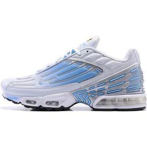 Tn blanche et bleu ciel sale