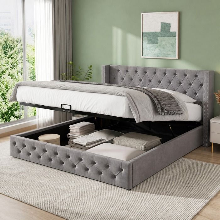 Lit coffre hydraulique 140x200 cm gris velours style Chesterfield capitonné avec sommier à lattes FOLYNA