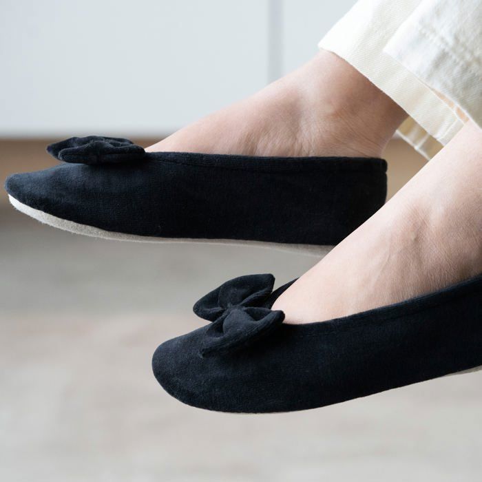 Chaussons femme Isotoner grand n ud noir confortable et l gant