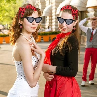 LOPOTIN Accessoires Costume Années 50 Femme - 5 Pièces Écharpe, Gants, Boucles, Bandeau, Lunettes Pois Rouge