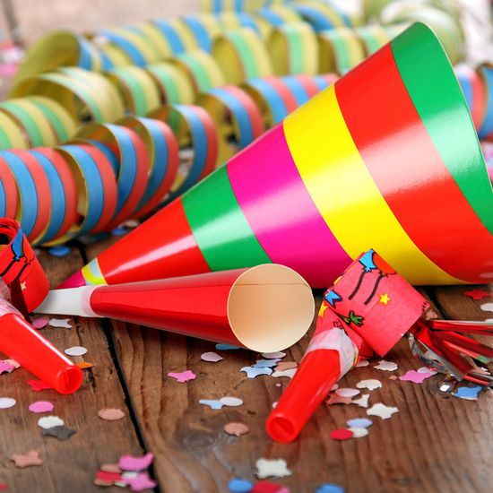 Lot De 30 Sifflets Cotillons – Corne De Carnaval En Plastique – Couleurs Aléatoires – Accessoire Fête Anniversaire – Dès 3 Ans