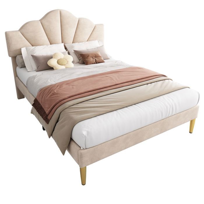 Lit double 140x190 cm velours beige coquille - Tête réglable - Pieds fer doré - Sommier lattes bois inclus - (sans matelas) Lit double 140x190 cm velours beige coquille - Tête réglable - Pieds fer doré - Sommier lattes bois inclus - (sans matelas)