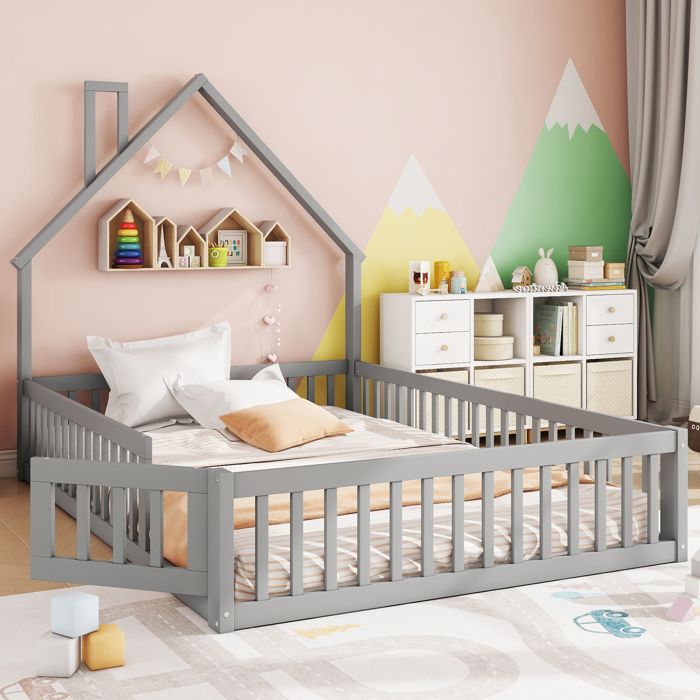 Lit de Sol 140 x 200 cm avec Porte ouvrable Lit cabane avec sommier à lattes lit enfants en bois de Pin gris (sans Matelas)