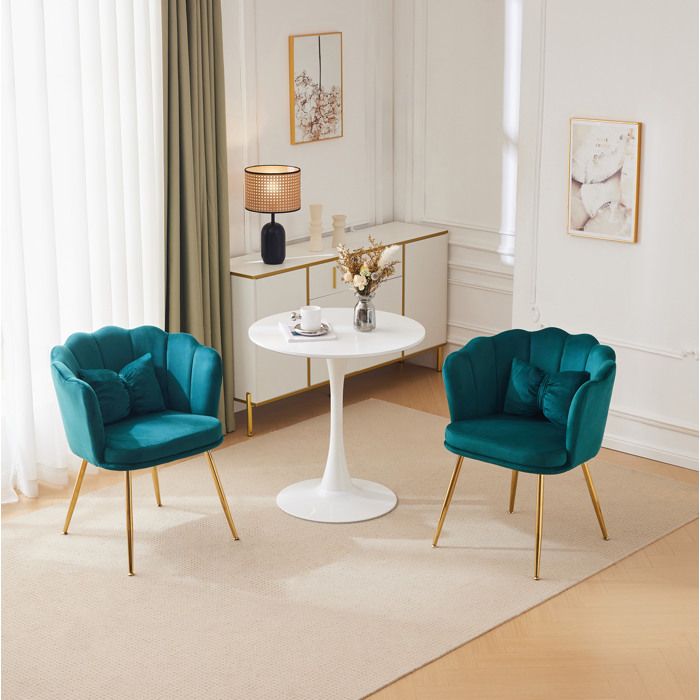 Lot de 2 fauteuils en velours vert dossier pétale pieds en métal doré coussin inclus