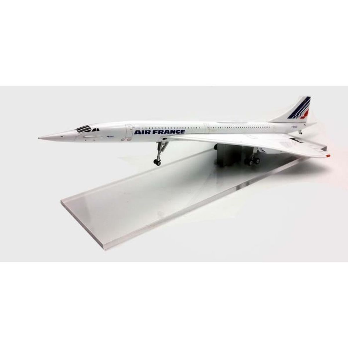 Maquette avion Concorde Air France 1/200 en métal chromée sur socle 