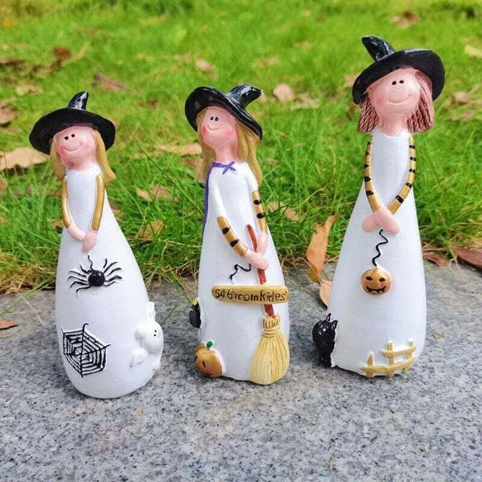 Statue de sorcière dHalloween - Virex® - Résine robuste - Peinte à la main - Chapeau noir - Robe crème