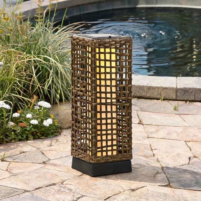 Lampe de jardin solaire LED à poser 46 cm en rotin synthétique beige étanche IP44