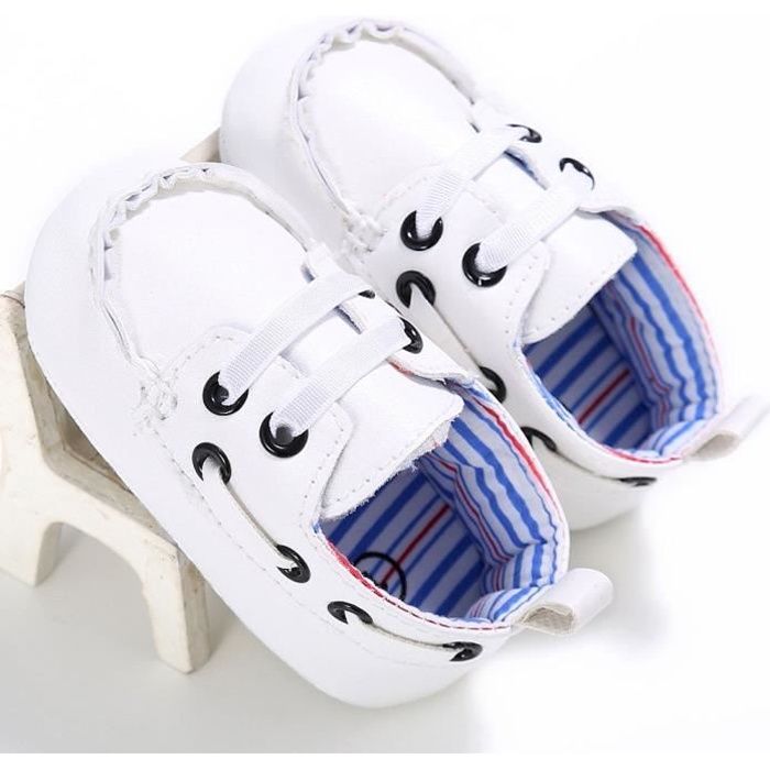 Chaussures bebe garcon fille nouveau ne berceau en cuir semelle souple baskets WH 2 blanc Blanc Cdiscount Chaussures