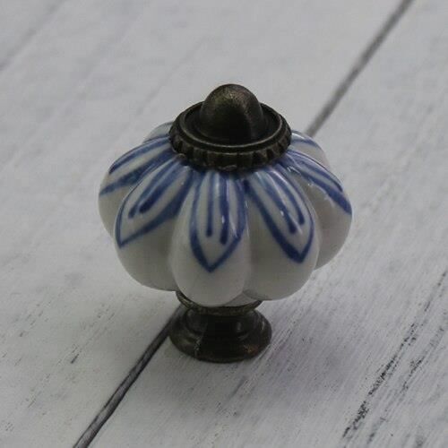 12 Pièces Poignée de Porte Coquille, Rétro Poignées de Porte, Poignées de Meubles Traditionnelles en Demi Lune Avec Vis, pour Tiroir, Armoire, Commode (Bronze Rouge