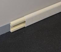 Plinthe passe-câbles PVC 50 mm - Planche Blanchie - 2.60 m