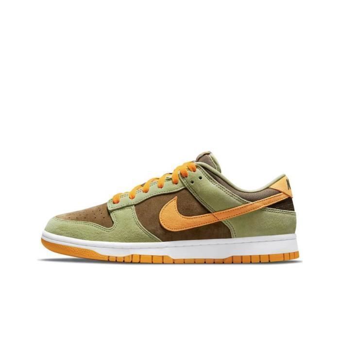 Basket Nike Dunk Low se Couleur Brun Systeme de fermeture Lacets