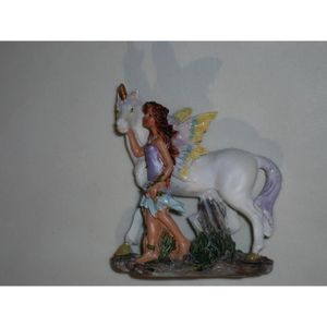 1 figurine monde des fées et licornes n°12 en résine. 