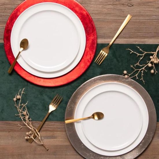 Esquisser Avec Dautres Groupes à Côté De Assiette Presentation Rouge Ronde Ampli