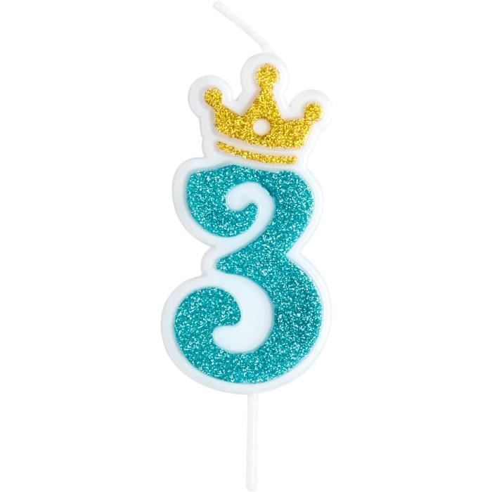 Gâteau D'anniversaire De Dessin Animé Avec Des Bougies. Dessert Pour Anniversaire. élément De