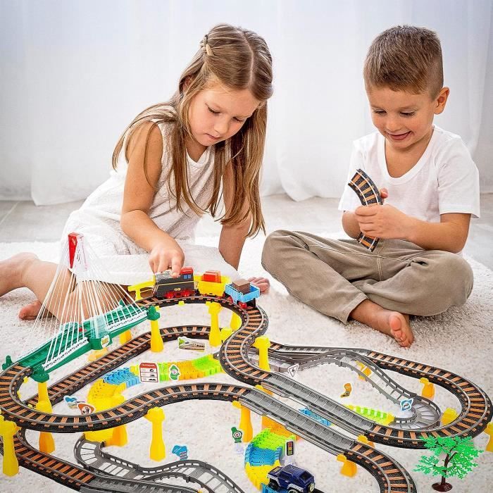 Circuit De Train électrique Enfant 166 Pièces - Piste Flexible Et Train Motorisé, Cadeau éducatif Pour 4-8 Ans