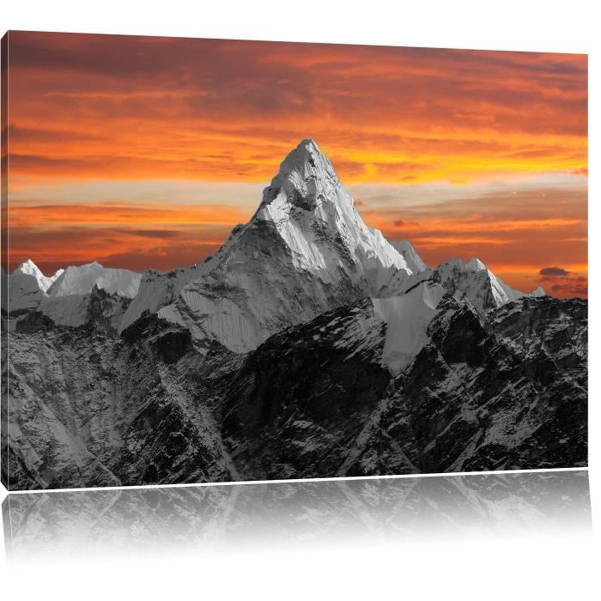 Toile Imprimé Montagne Enneigée Haute Au Coucher Du Soleil