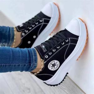 BASKET Baskets basses femme à plateforme en canvas noir -