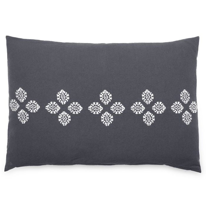 Housse de coussin pur coton teint lavé 40x60 cm BANDANAS noir caviar Housse de coussin pur coton teint lavé 40x60 cm BANDANAS noir caviar