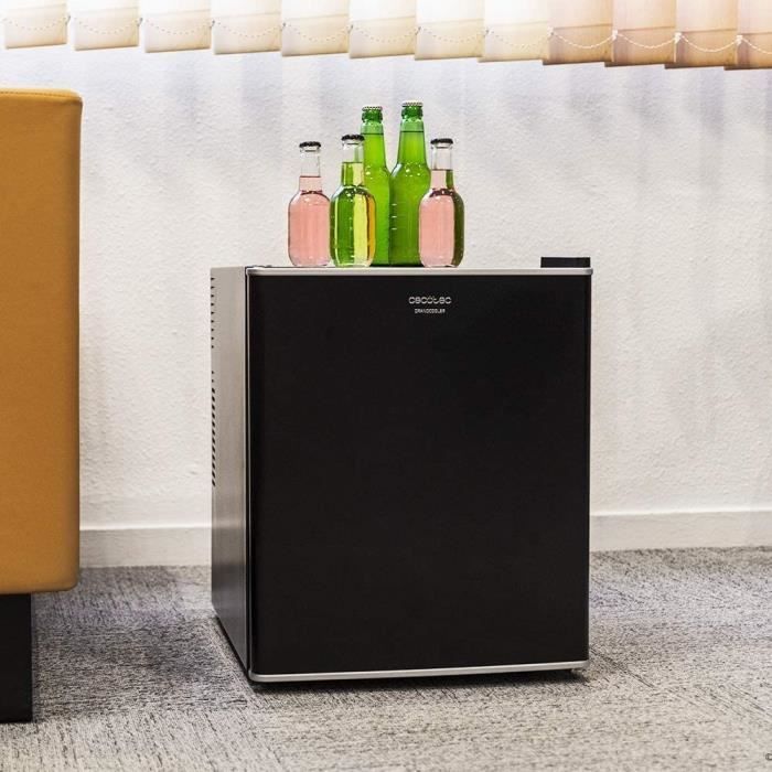 Mini réfrigérateur à boissons avec serrure - Refroidisseur de boissons -  Réfrigérateur de bar à vin - Froster et bière soda - Comptoir en verre  transparent - Capacité de 50 l - 2 étages - Noir : : Maison