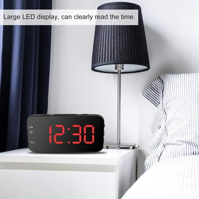 Criacr Horloge Numérique LED - Réveil Digital Avec Écran Grand Format, Snooze 9 Min, Affichage Date & DST, USB Ou Piles, Mode Nuit - Noir & Chiffres Blancs