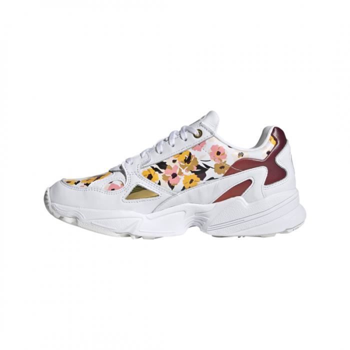 Basket adidas Originals FALCON W- Réf. FW2520. Montre la voie avec style. Trace ta propre route en enfilant cette chaussure adidas