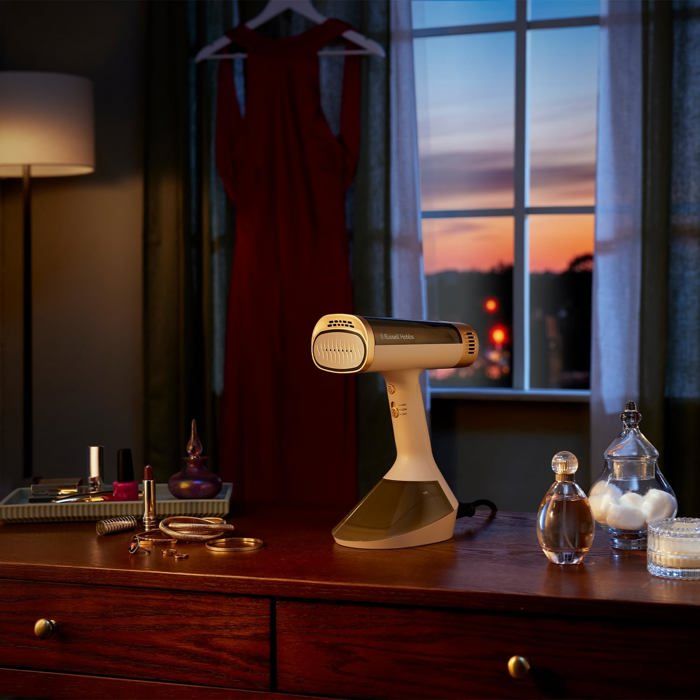 Russell Hobbs Défroisseur vapeur (Compact, léger, puissant) Fer à repasser (Portable pour maison, voyage, bureau, 1600W, rapide, vapeur continue 22g/min, antibactérien, brosse anti-peluches) 25592-56