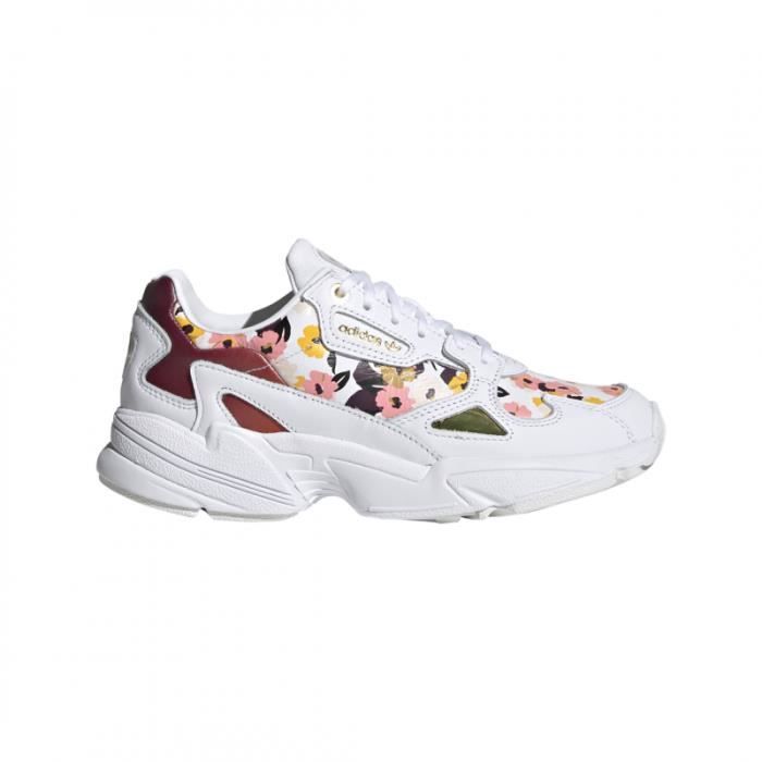 Basket adidas falcon blanche 2025