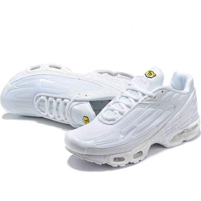 Baskets NIKEs AIRs TN Plus 3 chaussures de course pour hommes blanche -  Cdiscount Sport