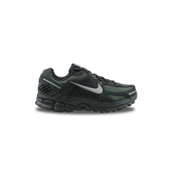 59 Basket Nike Zoom Vomero 5 Noir Hv2527-001