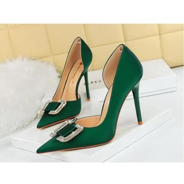 Escarpin Femme WT Slim Side Creux Talons Hauts Strass Boucle Unique Violet Achat Vente Escarpin Femme WT Slim Side Creux Talons Hauts Strass Boucle Unique Violet pas cher Cdiscount
