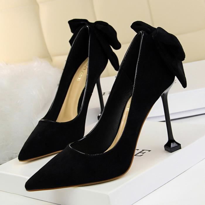 Escarpin en daim noir online