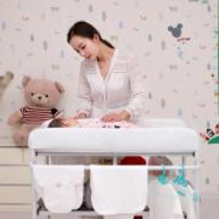 LUXS Multifonction Table à langer pour bébé avec roulettes,2 étagères de  rangement - Cdiscount Puériculture & Eveil bébé