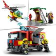 LEGO 60320 City Fire La Caserne Des Pompiers, Jouet de Garage, avec Jouet Camion et Hélicoptère, pour Garçons et Filles Dès 6 Ans-3