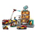 LEGO 60321 City Fire La Brigade des Pompiers, Jouet de Camion, Moto et Remorque, avec Figurine de Chien, Garçons et Filles Dès 7-1