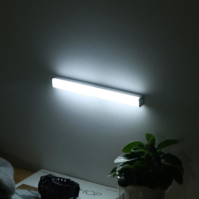 Eclairage de meuble LED Sensor Light, Lampe de Placard, Charge-Powered LED  Night Light, Automatique, Escalier, d'armoire ect (1ft - Cdiscount Maison