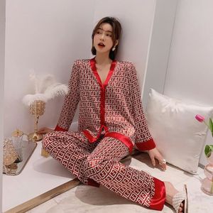 Pyjama grande taille en satin Dkaren Anabel - Rondement Jolie