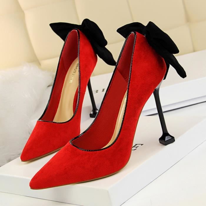 Escarpin rouge en daim sale