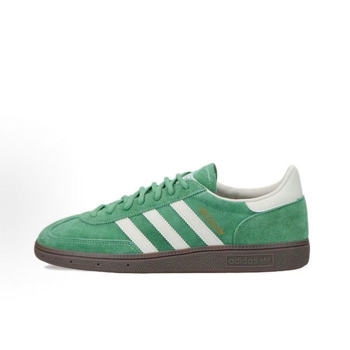 CHAUSSURES DE BASKET-BALL adidas originals HANDBALL SPEZIAL Green and White
