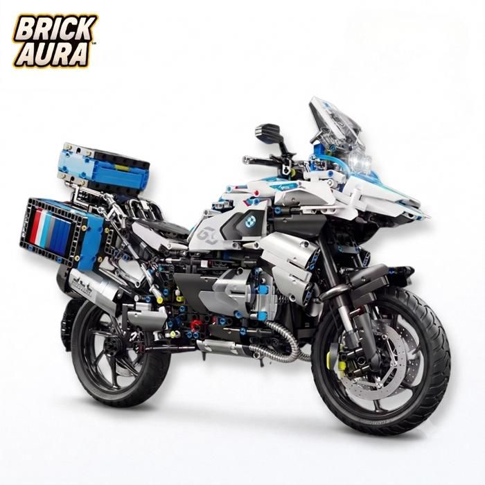 BrickAura™ – Moto Trail Adventure inspirée de la BMW R 1250 GS Adventure – Kit de Construction 1:5 – 2369 pièces - Compatible LEGO®