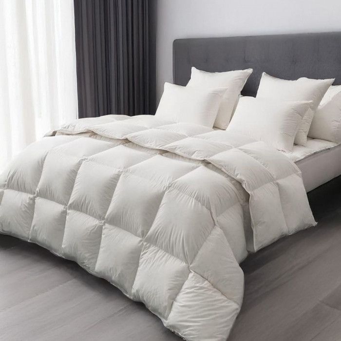 ALPES BLANC  - Couette &eacute;t&eacute; 90% duvet 130 g/m&sup2; &ndash; 200x200 cm - L&eacute;g&egrave;re gonflante et respirante &ndash; Fabrication fran&ccedil;aise &ndash; Jumelable 