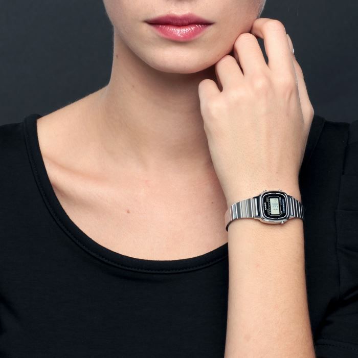 CASIO Montre Quartz Chronographe LA670WEA1EF Femme Achat vente