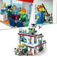 LEGO 60330 City L’Hôpital, Jouet Camion d’Ambulance et Hélicoptère avec 12 Minifigurines, Plaques de Route, Enfants Dès 7 Ans-2