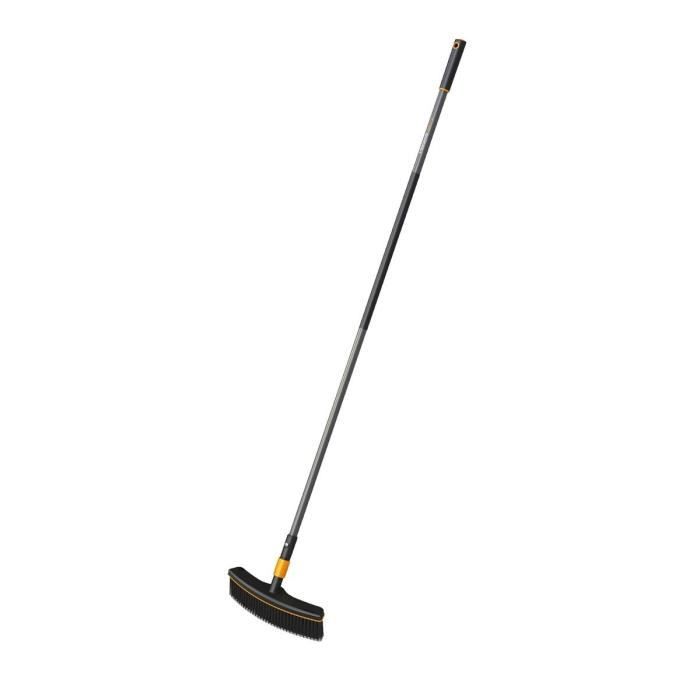 Balai D'Extérieur Fiskars QuikFit - Tête 38 Cm, Poils Polypropylène - Noir/Orange - Pour Terrasses Et Allées