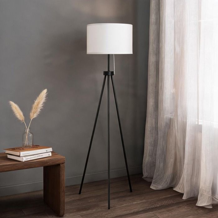 Lampe sur pied trépied design en acier et polyester noir et blanc 152 cm éclairage intérieur contemporain