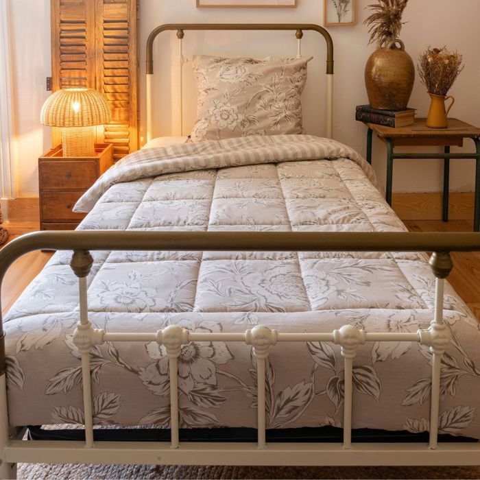 Couette imprimée 140x200cm + 1 taie doreiller 63x63cm coton imprimé recto floral verso rayé beige - COTTAGE